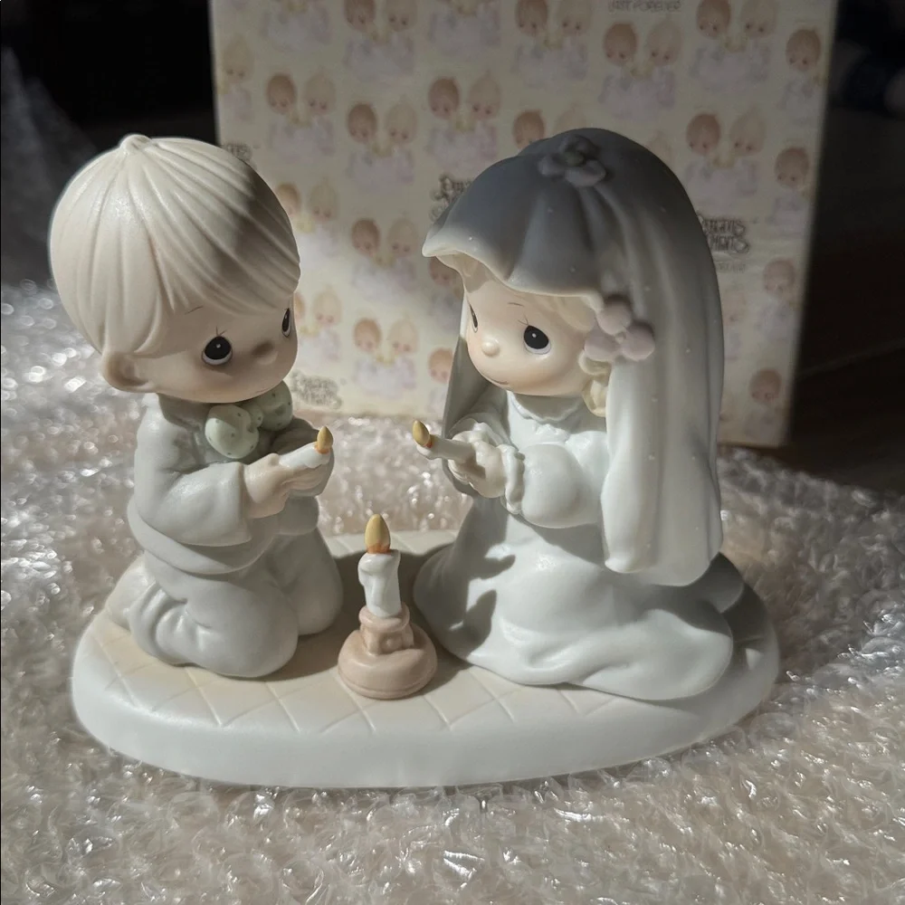 Precious Moments Porcelain Figurine “The Lord Is Your Light To Happiness”